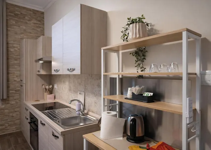 Elegant 2-bedroom Near Metro, Walk To Colosseum Rom